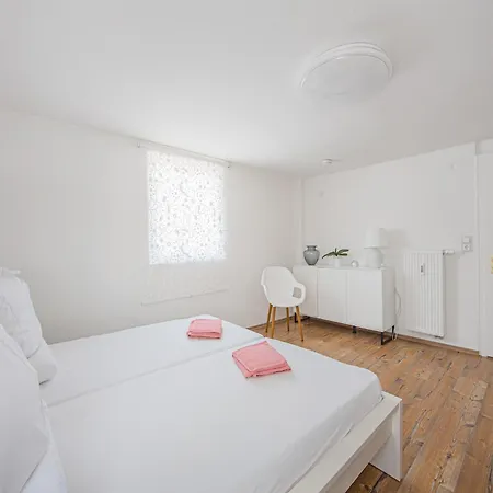 Holiday Flat In Herbolzheim Near Europa-Park, Cleaning Included דירה